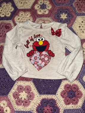 Sesame Street Elmo Heart Graphic Long-Sleeve Top - White & Red
